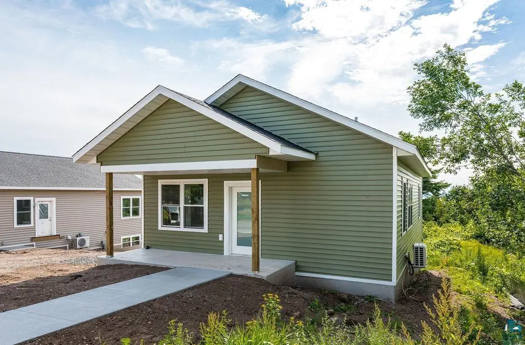 12 W 11th St, Duluth, MN 55806 - #1