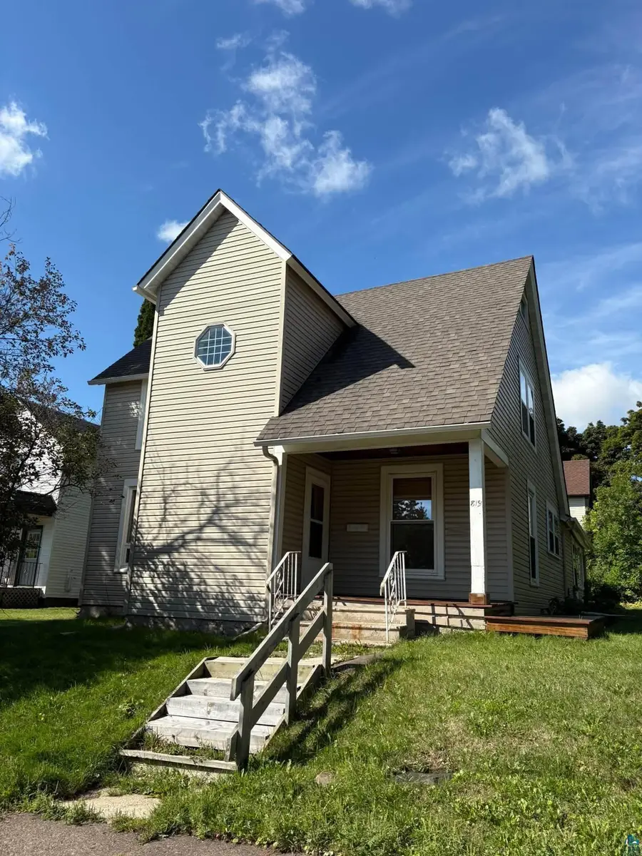 819 N 47th Ave E, Duluth, MN 55804 - #2