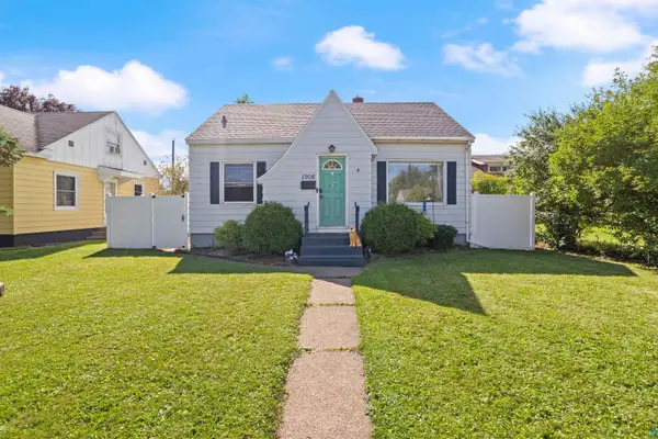 1906 E 5th St, Superior, WI 54880