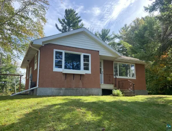 3296 Midway Rd, Proctor, MN 55810