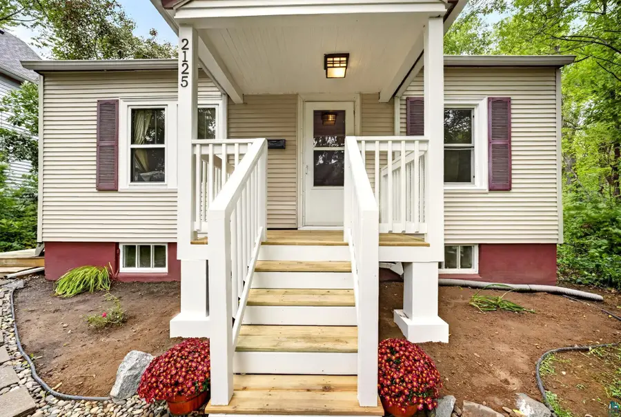 2125 W 10th St, Duluth, MN 55806 - #2