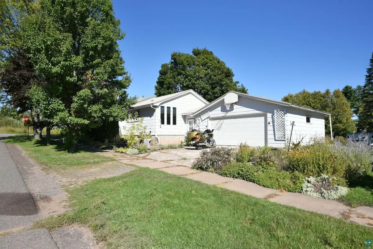 320 N 4th Ave W, Washburn, WI 54891 - #1