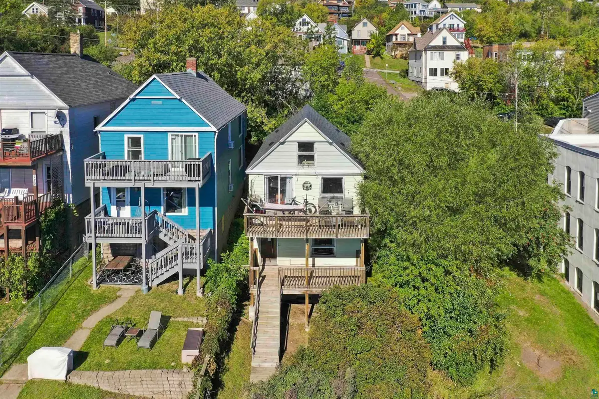 725 W 2nd St, Duluth, MN 55806 - #1