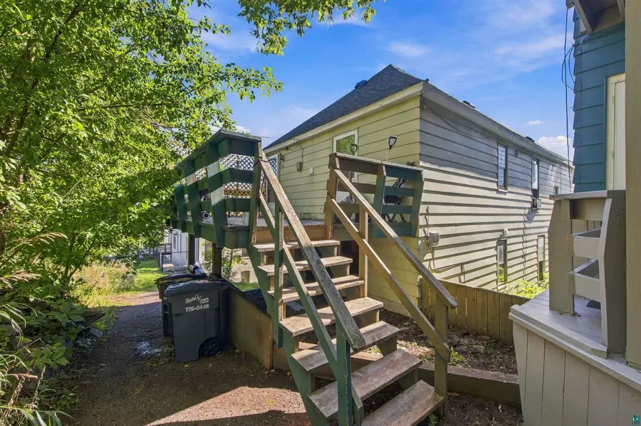 725 W 2nd St, Duluth, MN 55806 - #3