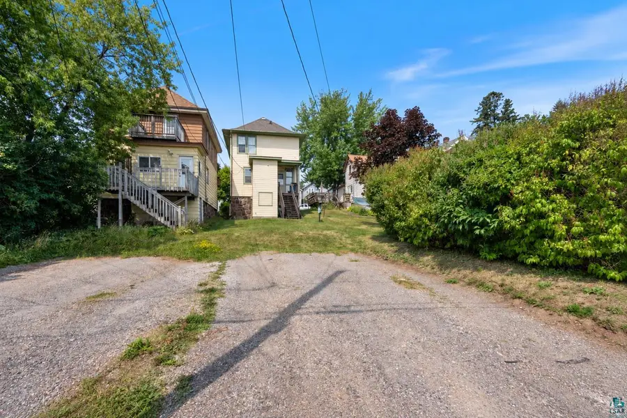 1010 E 9th St, Duluth, MN 55805 - #2