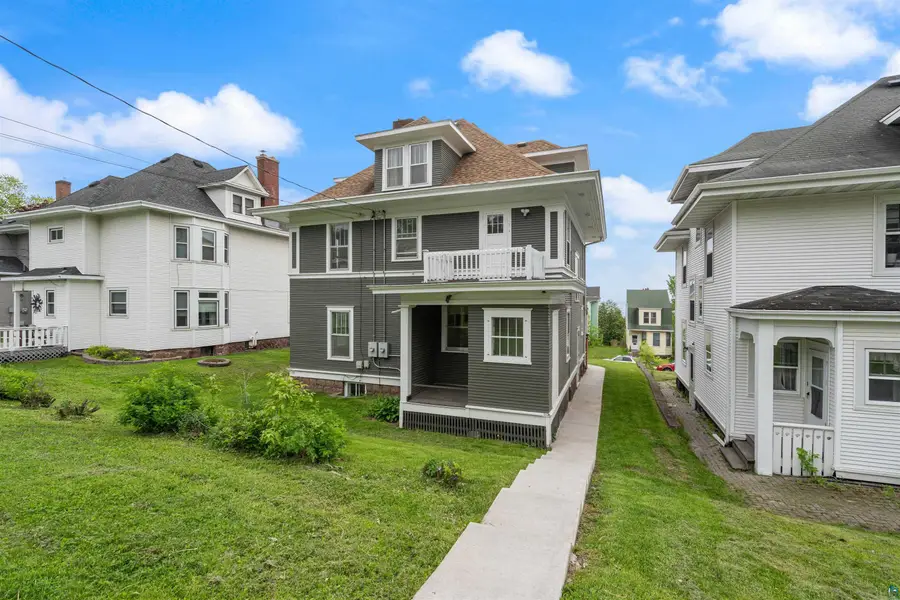 1415 E 4th St, Duluth, MN 55805 - #2