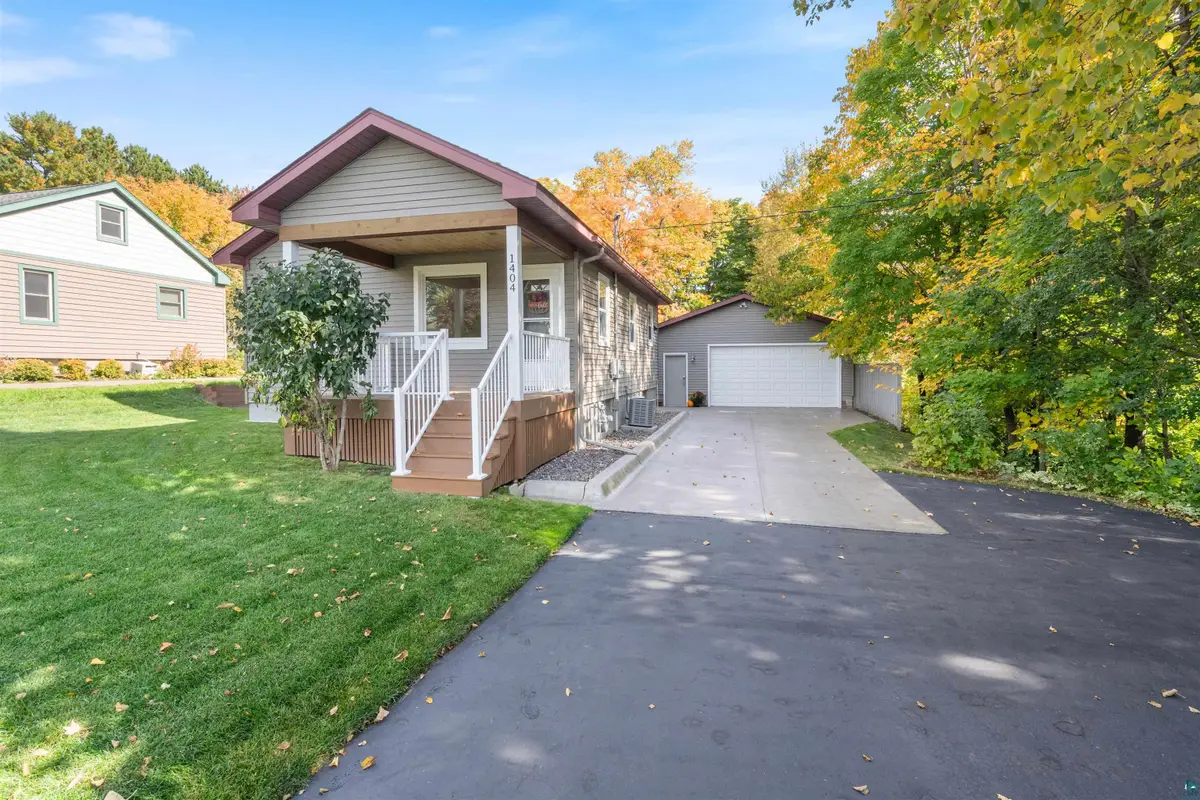 1404 N Stanford Ave, Duluth, MN 55811 - #1