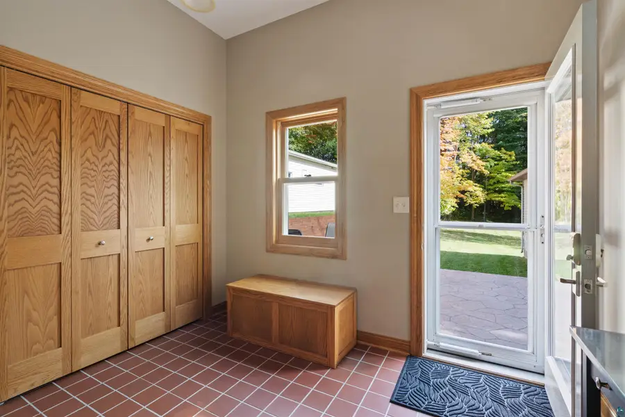 1404 N Stanford Ave, Duluth, MN 55811 - #2