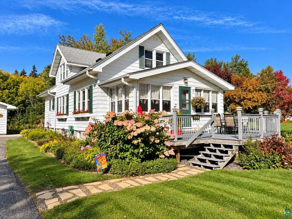 1417 N Basswood Ave, Duluth, MN 55811 - #1