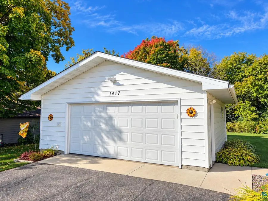 1417 N Basswood Ave, Duluth, MN 55811 - #2