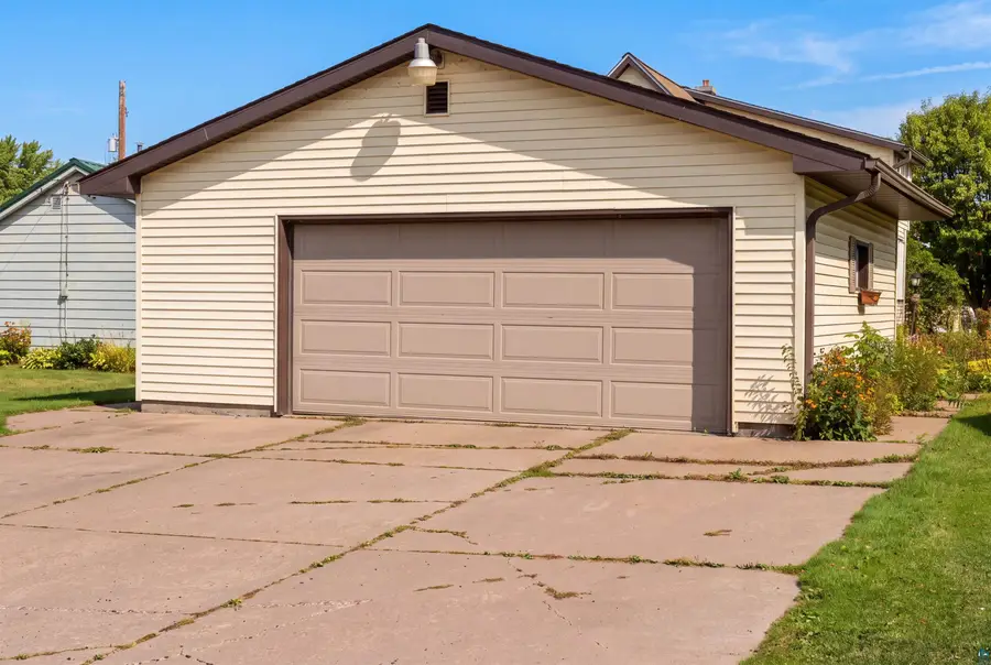 517 17th Ave W, Ashland, WI 54806 - #2