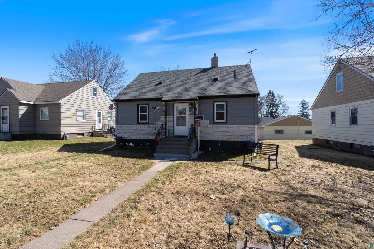 28 N 66th Ave W, Duluth, MN 55807 - #1