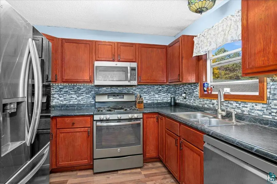 1919 W Arrowhead Rd, Duluth, MN 55811 - #2