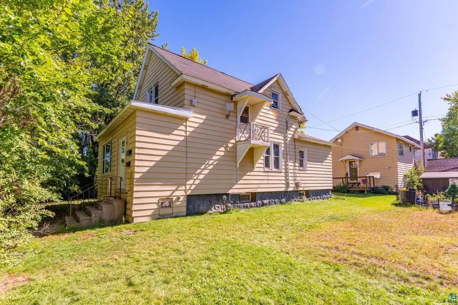 212 S 8th St, Virginia, MN 55792 - #2