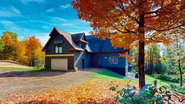 40 Maple Hill Dr, Grand Marais, MN 55604