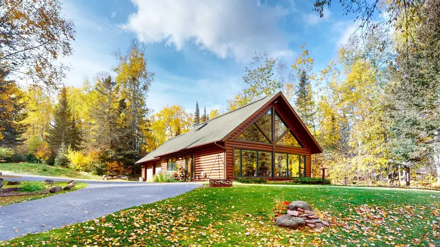425 South Shore Dr, Grand Marais, MN 55604 - #2