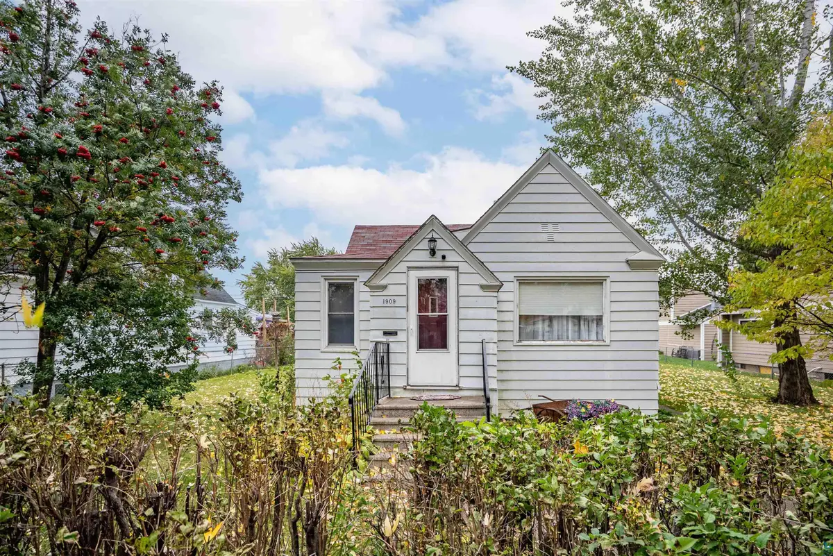 1909 Wisconsin Ave, Superior, WI 54880 - #1