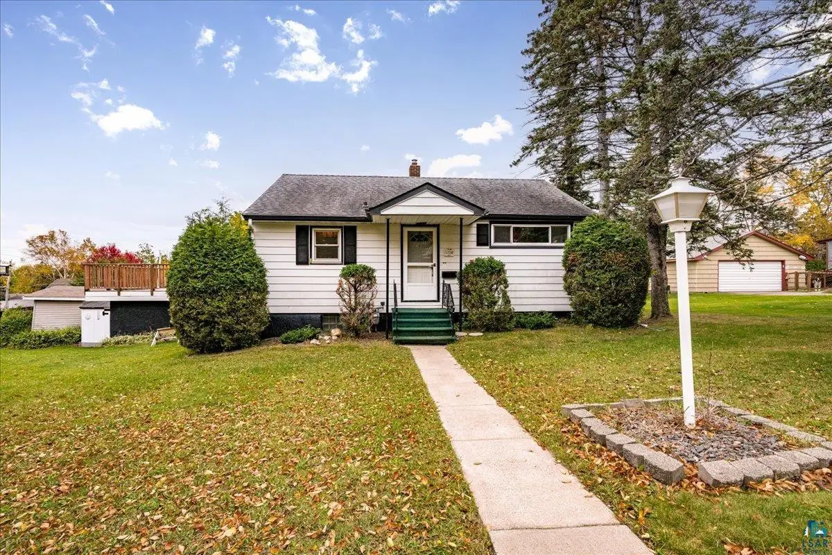 5228 Ivanhoe St, Duluth, MN 55804 - #1