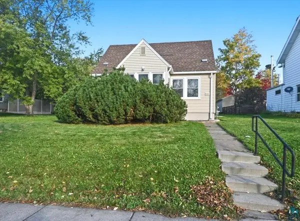 5811 Glenwood St, Duluth, MN 55804