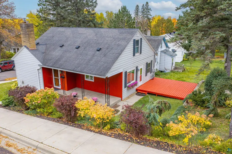 1002 Jones St, Eveleth, MN 55734 - #2