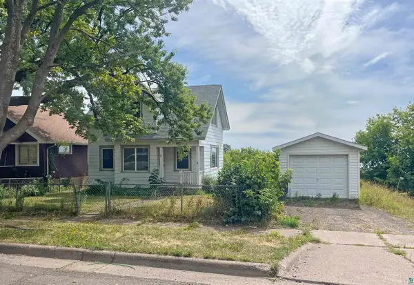 22 E 6th St, Duluth, MN 55805