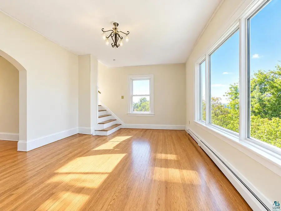 22 E 6th St, Duluth, MN 55805 - #3