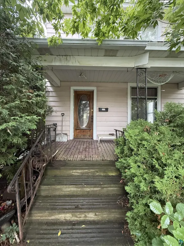 317 N 13th Ave E, Duluth, MN 55805