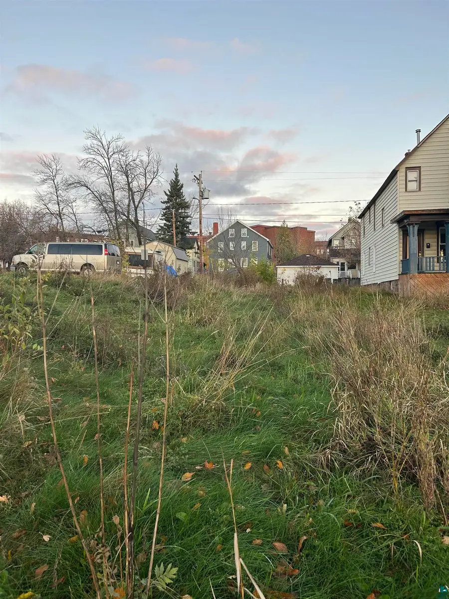 2413 W 3rd St, Duluth, MN 55806 - #2