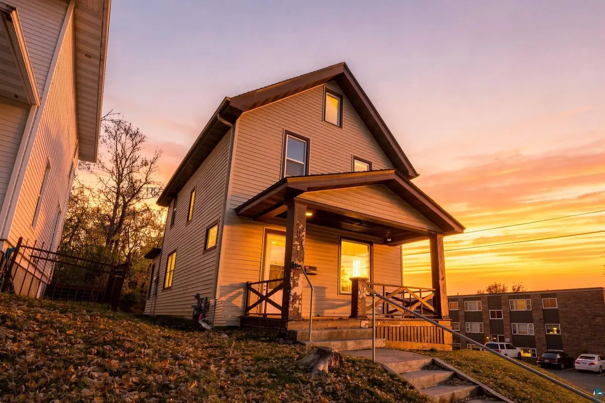 418 N 13th Ave E, Duluth, MN 55805 - #1