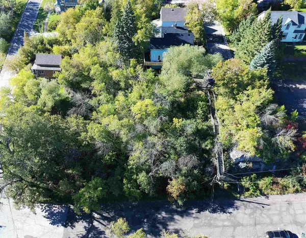 30x 18 1/2 Ave W, Duluth, MN 55806