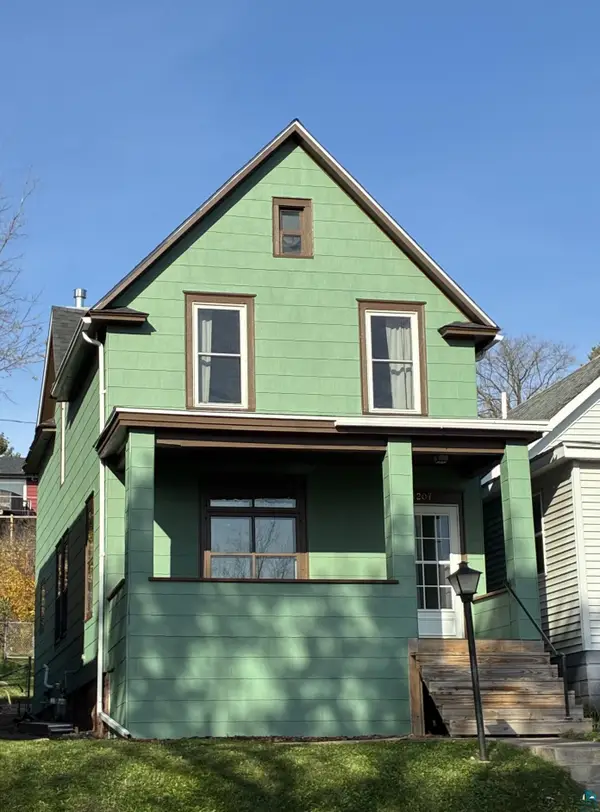 1207 E 6th St, Duluth, MN 55805