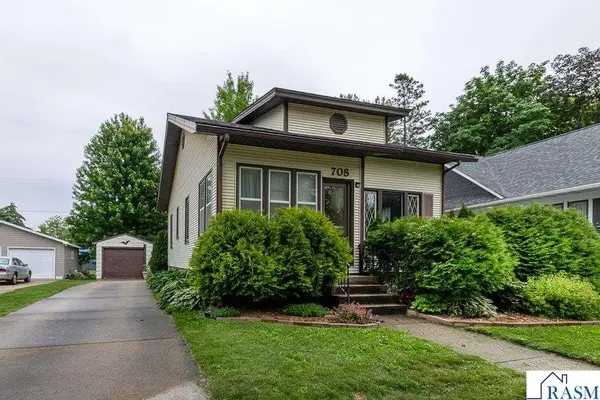 708 Lyndale Street, North Mankato, MN 56003