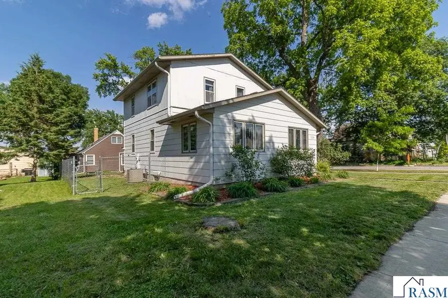 725 S Minnesota Street, New Ulm, MN 56073 - #3