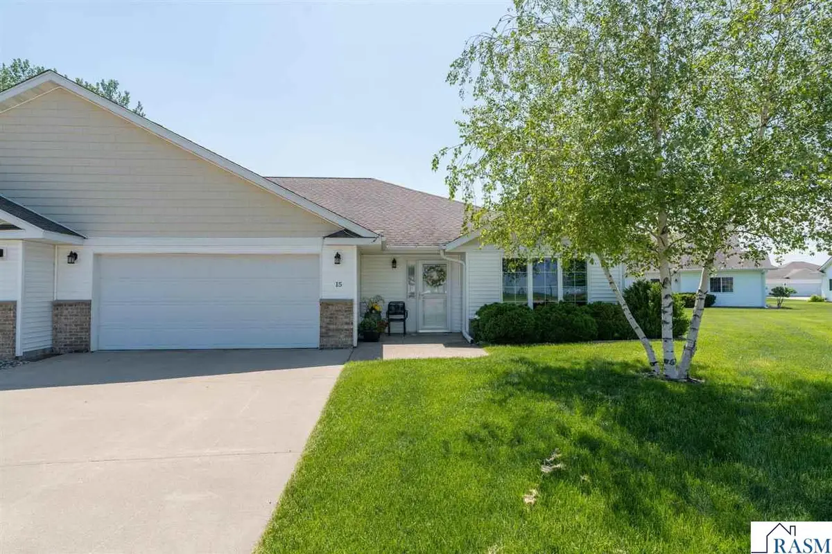 15 Sarah Circle, North Mankato, MN 56003 - #1