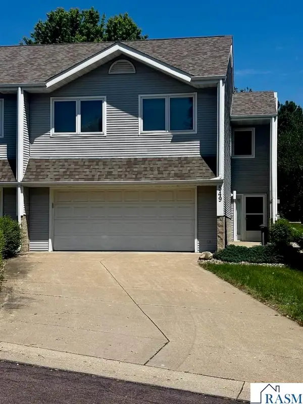 549 Stones Way, St. Peter, MN 56082