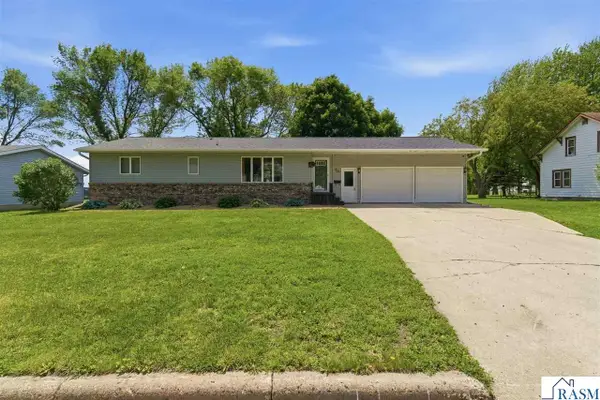 122 E Martin Street, Lewisville, MN 56060