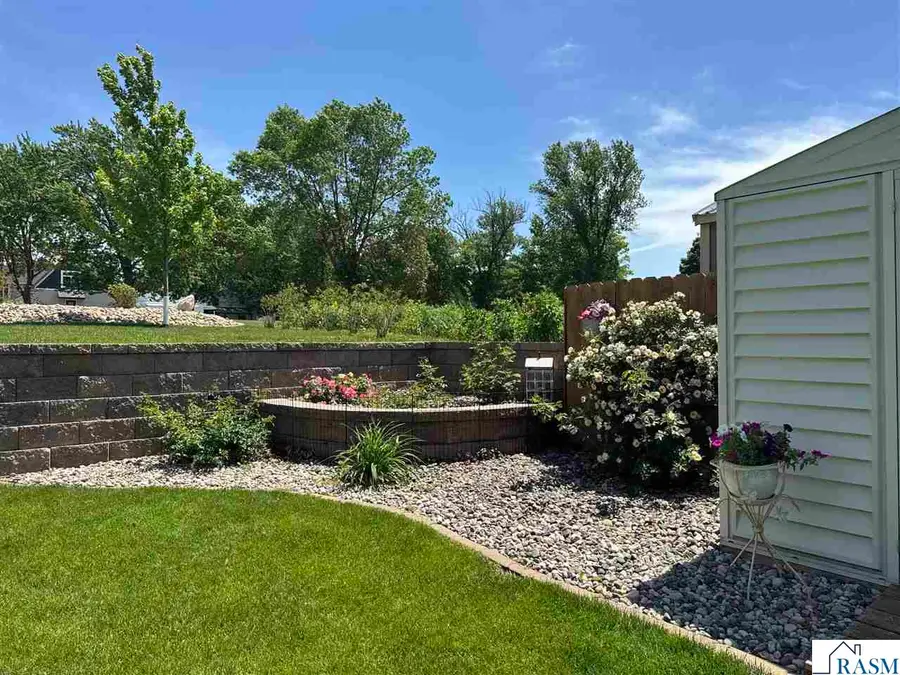 211 SW 3 Avenue, Wells, MN 56097-4302 - #3