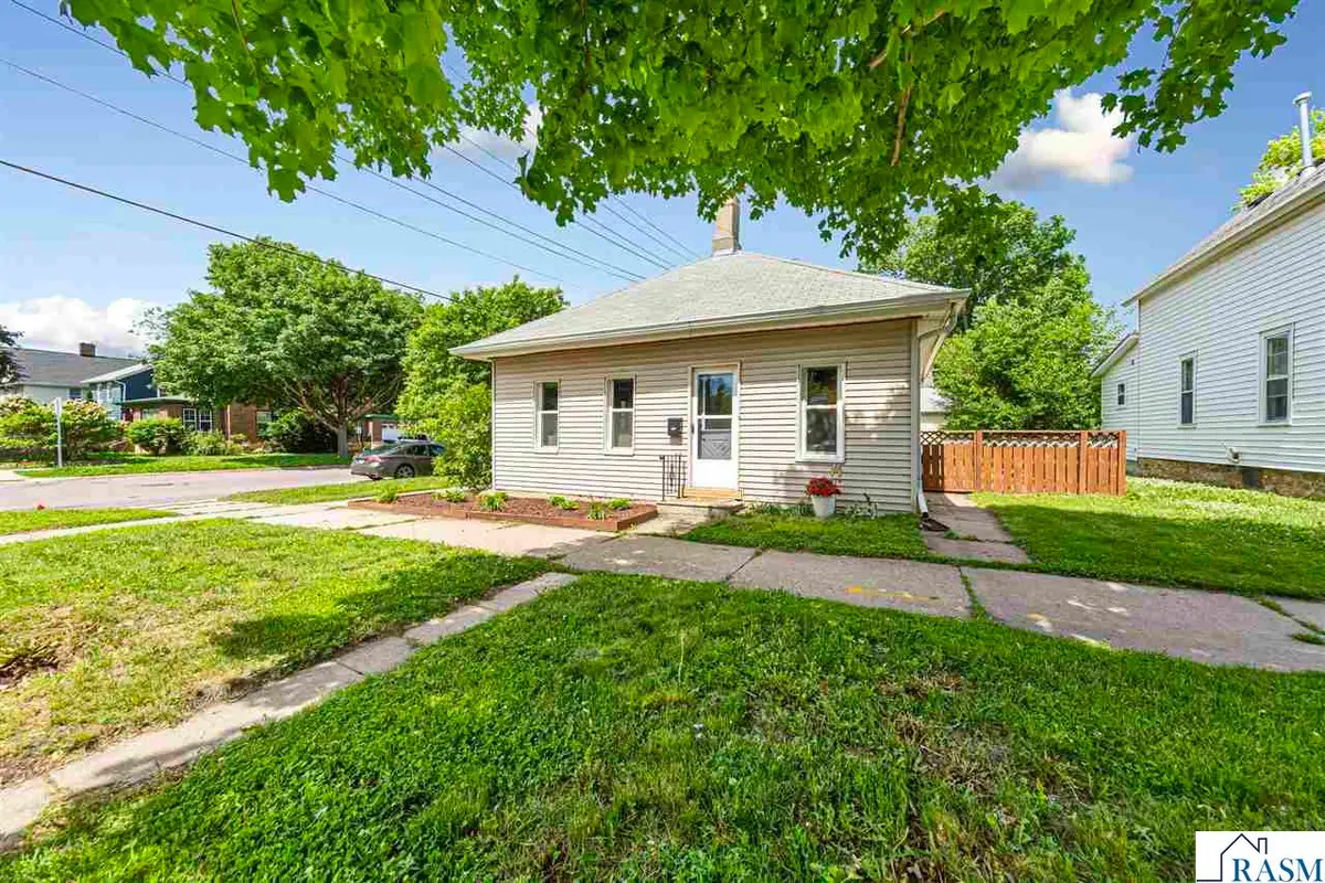 702 N Broad Street, Mankato, MN 56001 - #1