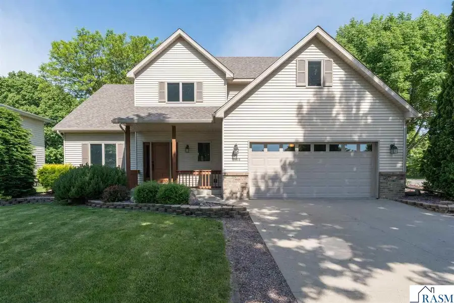 2100 Peregrine Lane, North Mankato, MN 56003 - #2