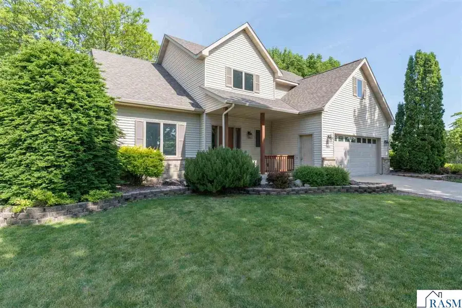 2100 Peregrine Lane, North Mankato, MN 56003 - #3