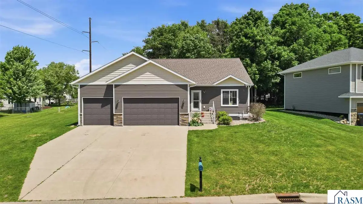 300 Tanager Road, Mankato, MN 56001 - #1