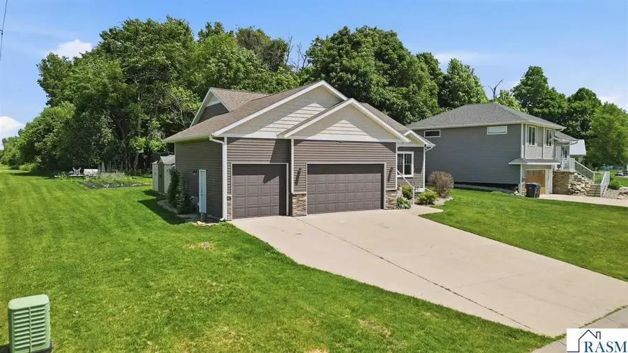 300 Tanager Road, Mankato, MN 56001 - #2