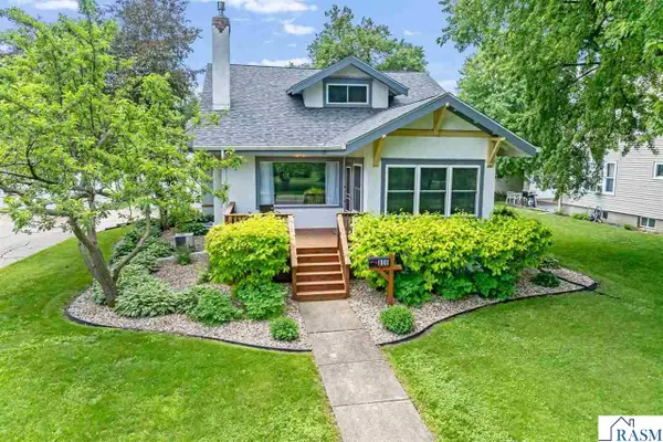 808 SE 3rd Avenue, Waseca, MN 56093