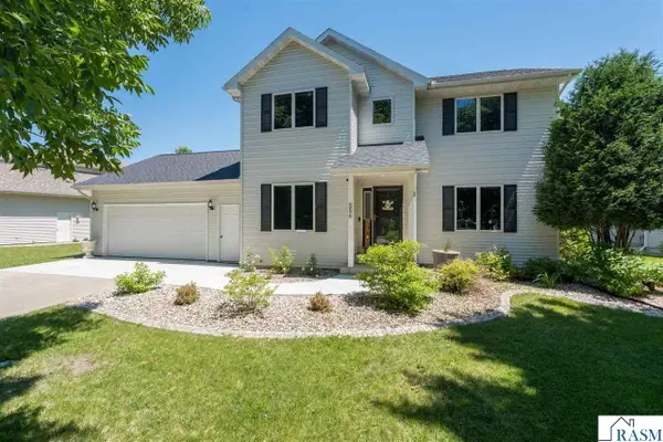 556 Ivy Lane, North Mankato, MN 56003