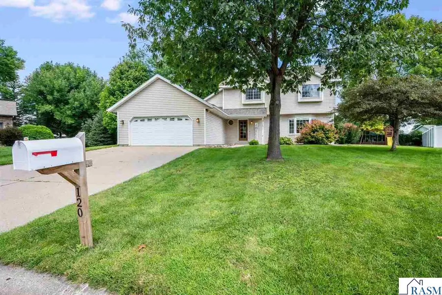 120 Chaucer Court, Mankato, MN 56001 - #2
