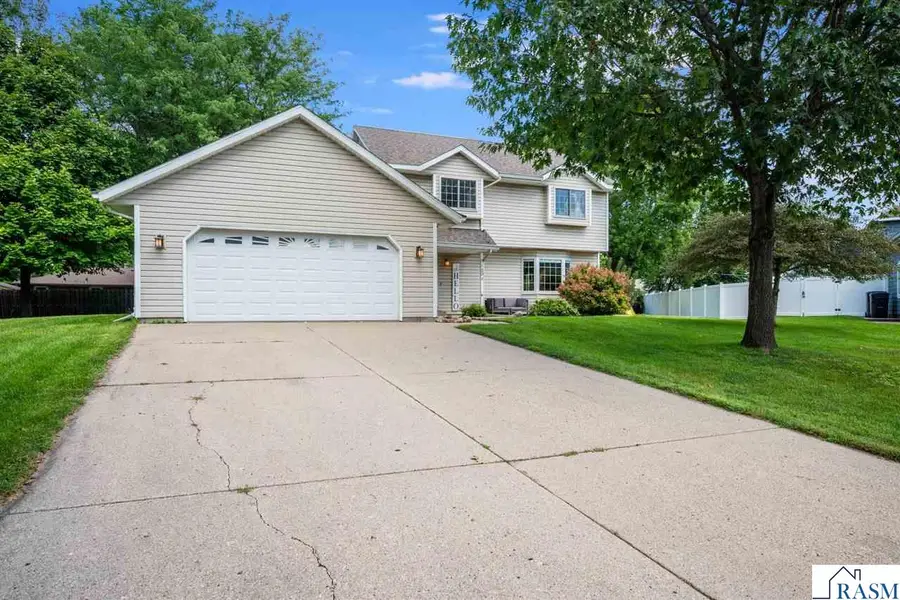 120 Chaucer Court, Mankato, MN 56001 - #3