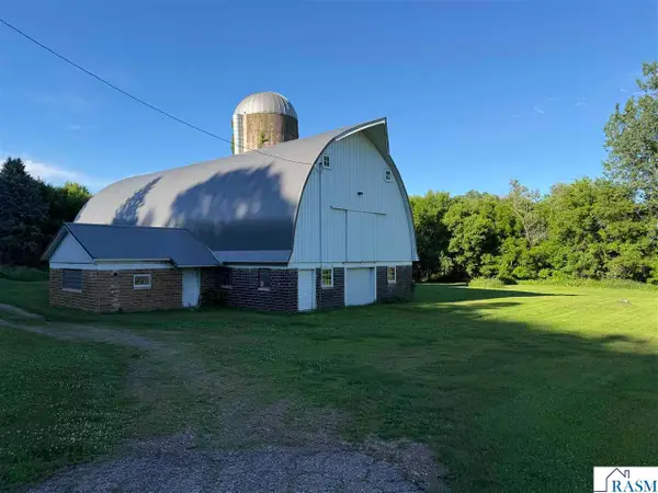 48050 Old River Bluff Road, St. Peter, MN 56082