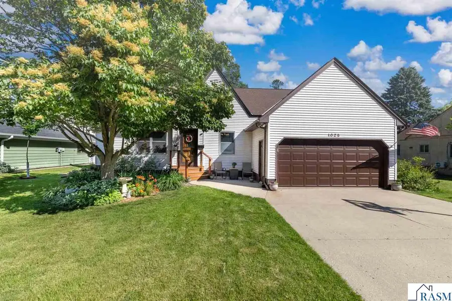 1025 S 3rd Avenue, Saint James, MN 56081 - #2