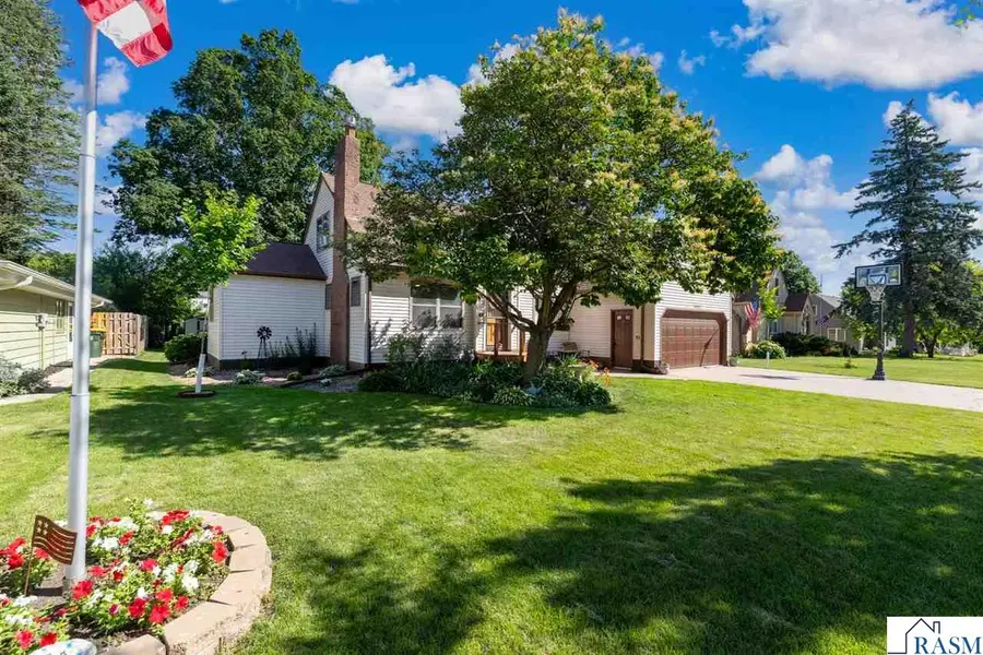 1025 S 3rd Avenue, Saint James, MN 56081 - #3