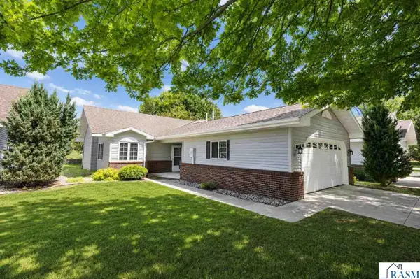 105 Raven Court, Mankato, MN 56001